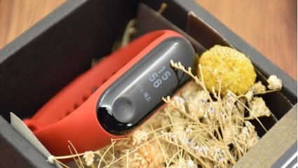 有了小米手環3 NFC，從此扔掉公交卡？還是手下留情吧！